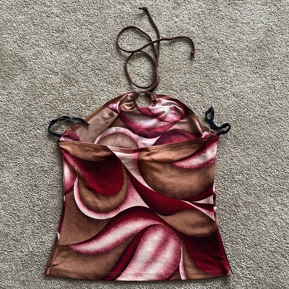 Have halter top size M - Picture 2 of 7